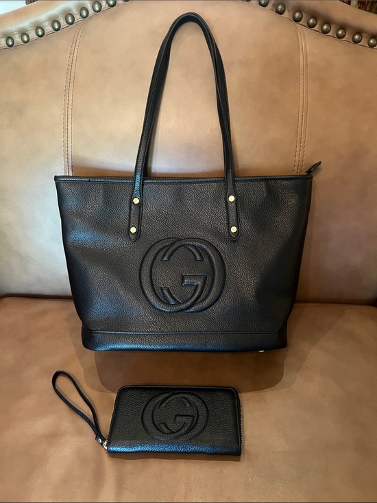 Gucci Handbags - Gucci Black Leather Tote with Matching Wristlet